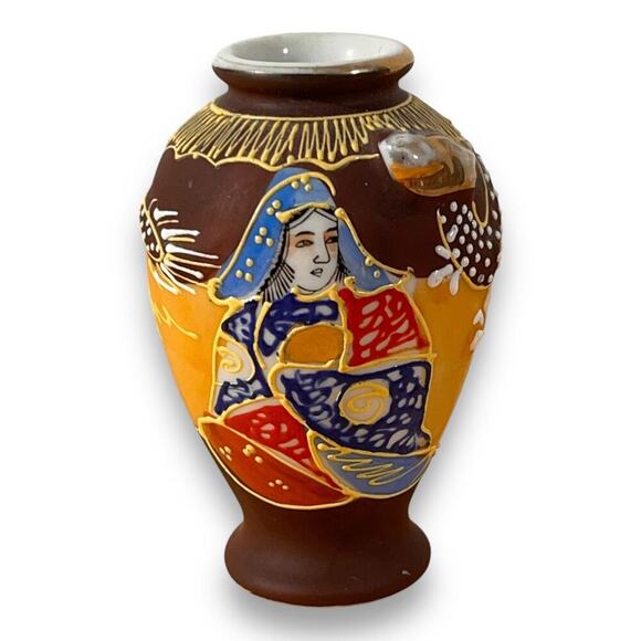 Vintage Geisha Girl Satsuma Moriage mini bud vase - Picture 2 of 6